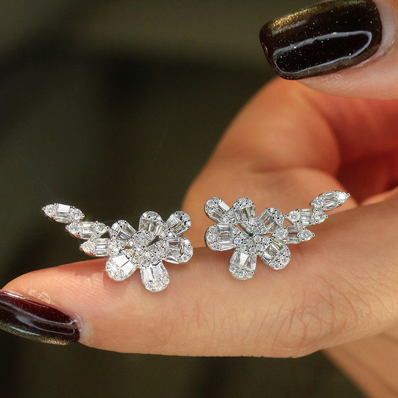 Aazuo Fine Jewelry 18K Pure Wh - đánh giá và giá Diamond Stud Earrings