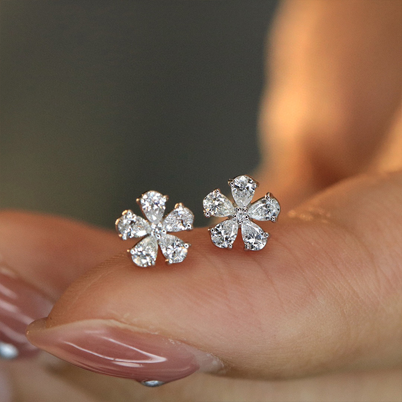 Aazuo Fine Jewelry 18K Orignal - đánh giá và giá Diamond Stud Earrings