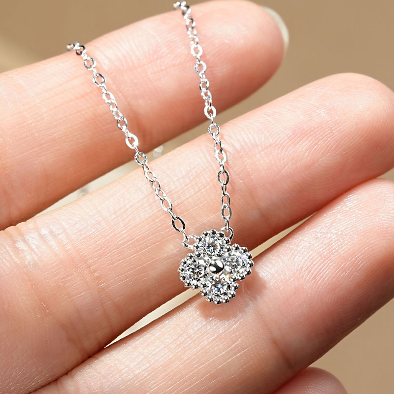 Moissanite Clover Flower Jewel - đánh giá và giá Diamond Stud Earrings